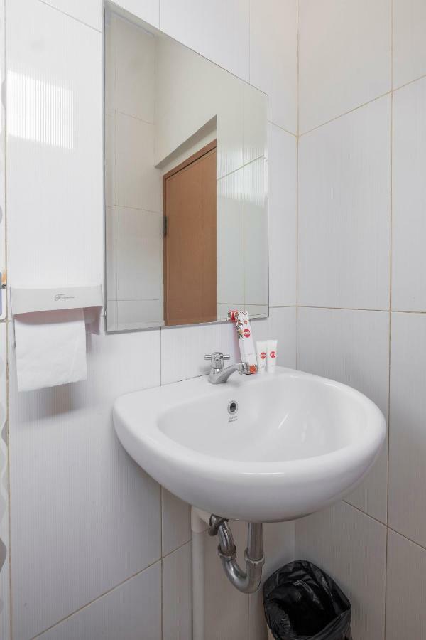 Hotel Astra Novilia Makassar Ngoại thất bức ảnh