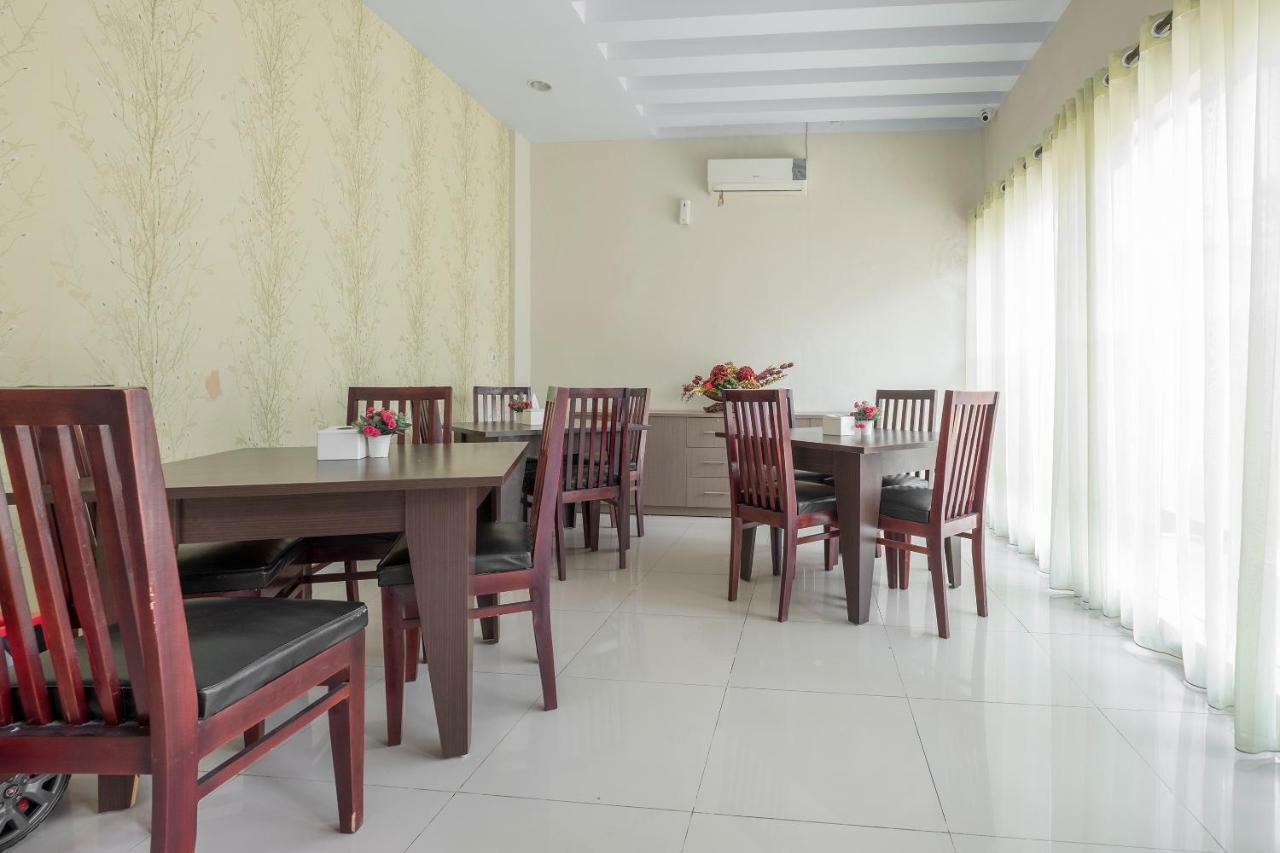 Hotel Astra Novilia Makassar Ngoại thất bức ảnh